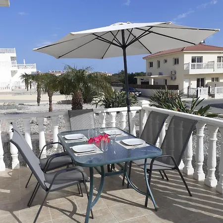 Luxury Cozy Near Nissi Apartment *