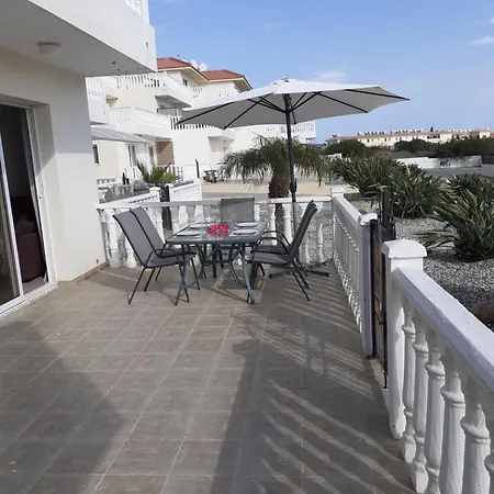 Apartment Luxury Cozy Near Nissi